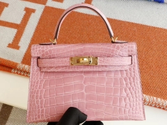 HERMES 1Q奶昔粉 金扣 Minikelly二代 Hcp亮面鳄鱼 迷你凯莉包 纯手缝蜡线缝制工艺