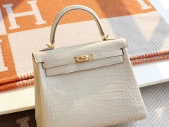 HERMES 8L奶油白 金扣 Kelly25CM 雾面鳄鱼 口刻 凯丽凯莉包 纯手缝蜡线缝制工艺　
