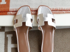 夏季旅游必备凉拖 H平底女拖鞋凉拖鞋 银色 34-42码