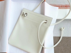 爱马仕 8L奶油白 爆款 新款mini Aline swift 皮 袁咏仪同款 上身超级好看 男女通用款