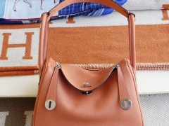 爱马仕 Lindy26CM老师傅纯手缝蜡线 5L龙虾粉 银扣 TC皮 琳迪包