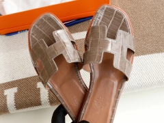 Hermes 夏季旅游必备凉拖 H平底拖鞋凉拖鞋 亮面鳄鱼 CK18大象灰 36码