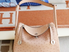 HERMES 爱马仕 裸粉色 银扣 Lindy30CM 南非Kk鸵鸟皮 H家老师傅纯手缝蜡线 琳迪包