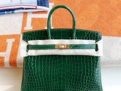 HERMES 象征尊贵6Q翡翠绿 祖母绿 Birkin25cm 铂金包 亮面鳄鱼 金扣 俩点；纯手工手缝工艺