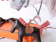 H家新版小马鬃毛系列 中号小号颜色齐全全手缝 啡色