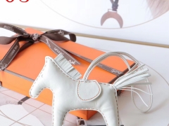 H家 新版小马 鬃毛系列 中号 小号 颜色齐全 全手缝 白色