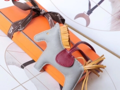 H家新版小马鬃毛系列 中号小号颜色齐全全手缝 海鸥灰