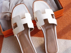 HERMES 夏季必备 H家平底凉鞋女拖鞋 夏季沙滩鞋 蜥蜴皮 白色 37码