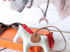 H家新版小马鬃毛系列 中号小号颜色齐全全手缝 奶昔白