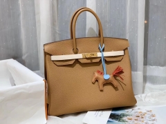 HERMES 现货  35birkin TC皮 太妃糖拼奶昔白 金扣 蜡线手缝 ～