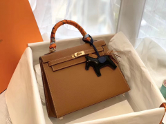 Kelly 25cm epsom皮 37金棕 金扣 版型比birkin更有年轻的感觉 可拎可肩背