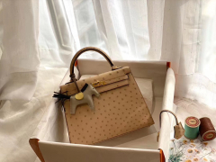 HERMES Kelly25 南非鸵鸟皮 Ostrich 3C 羊毛白 金扣 蜡线全手工 鸵鸟皮越用越有光泽