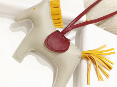 爱马仕 H家小马挂件挂饰 中号小号颜色齐全全手缝 直接当真的送礼完全没问题