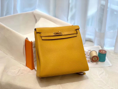 HERMES 进口 tc皮 9D琥珀黄金扣 蜡线手缝 20Kelly Ado是Kelly系列延伸设计的小书包 男女通用款