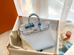 新到现货 25birkin 小牛togo T0 雾霾蓝 今年新色 最淡最嫩的 婴儿蓝 显得干净又清新 也比较好搭配