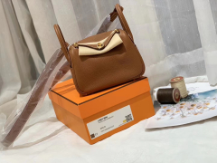 爱马仕 mini Lindy 超高颜值 上身好看又百搭 进口TC皮 ck37 土黄 金扣 三大金刚色之一