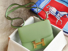 HERMES 现货 专柜最新色3i牛油果色Constance19CM 空姐包 原厂Epsom皮 金扣 纯手工手缝工艺制作 专柜最新热卖颜色