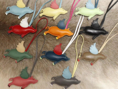 爱马仕 新出搭配包包挂件的小飞猪 搭配在包包上更显独特