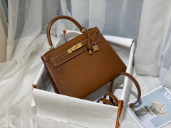HERMES kelly 28 马鞍皮 马鞍色 金扣 不会撞款包