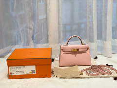 HERMES 巨受欢迎的百搭小包包mini kelly 二代 包虽小 上身巨好看 ZP 开版 为你们省下巨款 3Q粉 金扣