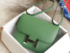 HERMES 现货、1K竹子绿 Constance19CM 空姐包 原厂Epsom皮 银扣 纯手工手缝工艺制作！