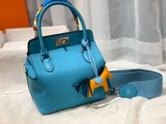 HERMES 20 toolbox 牛奶盒 工具盒 一款中性有趣的包 中间采用轻便的金属旋转设计 无需拉链 简单方便  巨能装 swift   北方蓝 银扣