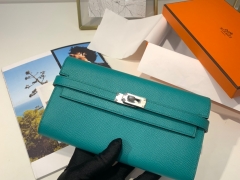 爱马仕 epsom 皮 7F 孔雀蓝 银扣 Kelly经典钱包 搭配猪鼻子长项链 秒变小斜挎包