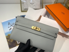 爱马仕 epsom 皮 4Z 海鸥灰 金扣 Kelly经典钱包 颜值与实用并存的钱包 搭配猪鼻子长项链 秒变小斜挎包