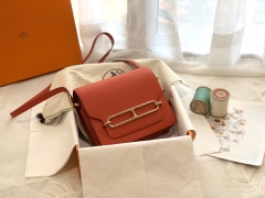 Mini 小猪包Roulis 性价比超高 简单方便 S3 心红色 很艳很性感的红色 颜色迷人 实在非常惊艳