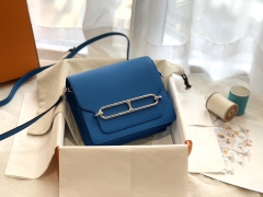 Mini 小猪包Roulis 五金扣 简单方便 夏季小包 7Q希腊蓝 靓丽的颜色 希腊蓝独有夺目动心的明媚 时尚又不失高贵