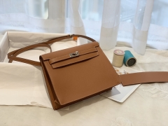 爱马仕女包批发 新到现货 Kelly Danse 小肩包 一包多用法 evercolor皮 土黄