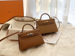 爱马仕HERMES 香港官网 必须拥有的小包包 mini kelly 二代 19cm epsom 银扣  37土黄 有女人味又不会过于甜腻 聚会逛街旅游都是美美哒