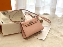 爱马仕HERMES 香港官网 必须拥有的小包包 mini kelly 二代 19cm espom  银扣 3Q粉甜倒你不负责 住着一颗少女心 怎么浪漫都不为过