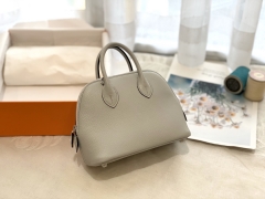 爱马仕香港官网 18mini bolide/保龄球 山羊皮 4Z 海鸥灰 金银扣