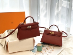 爱马仕HERMES 香港官网 必须拥有的小包包 mini kelly 二代 19cm espom  银扣 B3宝石红 特别有女人味