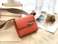 爱马仕HERMES 香港官网 17 Verrou机关枪 山羊皮 唇膏粉 银扣