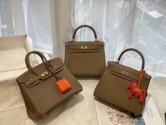 爱马仕香港官网 birkin 25cm swift皮 土黄 GHW 有女人味又不会过于甜腻 