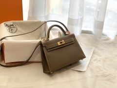 爱马仕中国官网 mini kelly 二代 19cm 金扣 18大象灰  世间最好看的灰色 一年四季非她莫属 大象灰是一眼就爱上的颜色