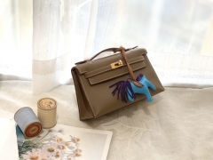 爱马仕女包 kelly pochette /一代 swift皮比较软 手感比较细腻 金/银扣