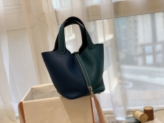 爱马仕包包同款 专柜同步新色 18 picotin lock 菜篮子 进口clemence皮  WO博斯普鲁斯绿拼S4深邃蓝