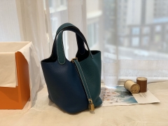 爱马仕包包同款 专柜同步新色 18 picotin lock 菜篮子 进口clemence皮  WO博斯普鲁斯绿拼S4深邃蓝