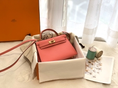 HERMES 爱马仕 mini kelly 二代 19cm 金扣 8W唇膏粉 少女心炸裂～