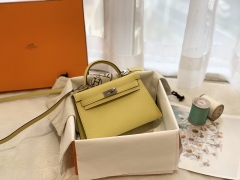 HERMES 爱马仕 mini kelly 二代 19cm 金扣 1Z小鸡黄 小清新 不失优雅 夏天怎能少的了它