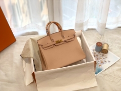 爱马仕中国官网 Birkin 25cm 进口Clence皮 GHW P1蔷薇粉 真心好看呀 它属于OL气质型 越看越耐看的那种
